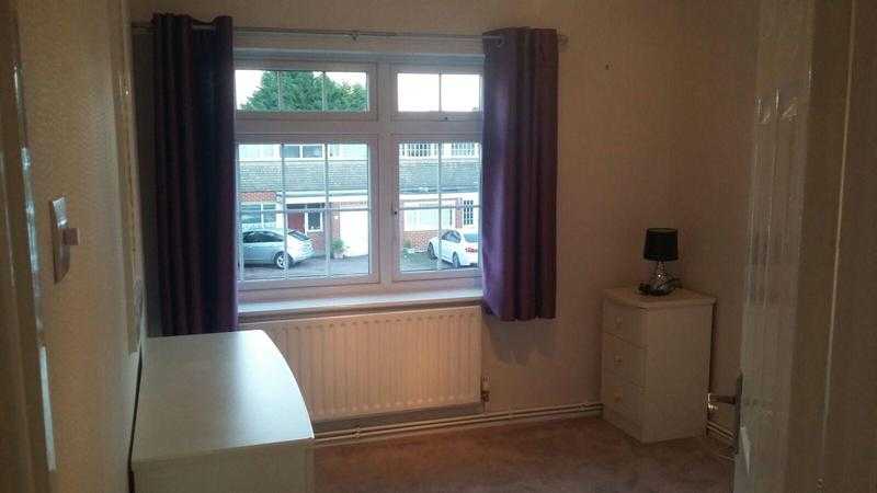 Amazing Double Room to rent Available Immediately