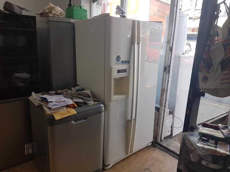 American style LG FRIDGE FREEZER