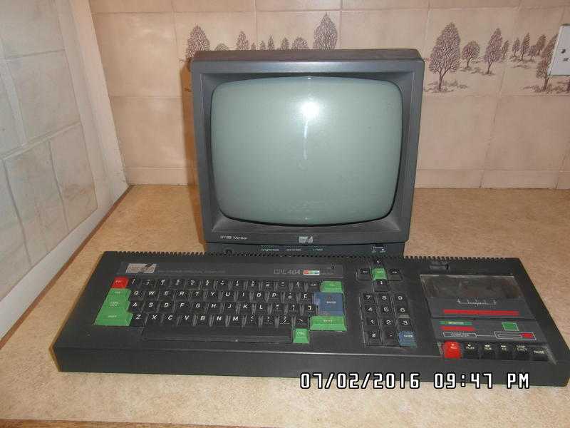 AMSTRAD 64K COLOUR PERSONAL COMPUTER CPC464