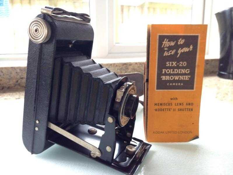 Antique Brownie Six - 20 camera