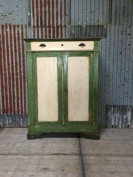 ANTIQUE CUPBOARDLARDER