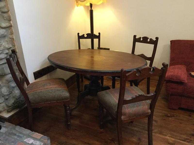Antique Pedestal Dining table amp 4 Solid Oak chairs