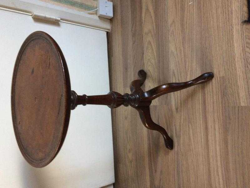 ANTIQUE ROUND SIDE TABLE