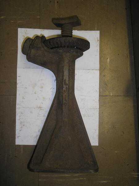 Antique screw jack for van or lorry