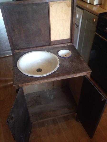 Antique wash basin unit