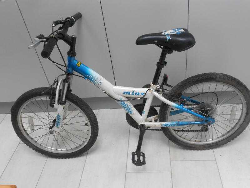 Apallo Minx girls bike 6-8 years