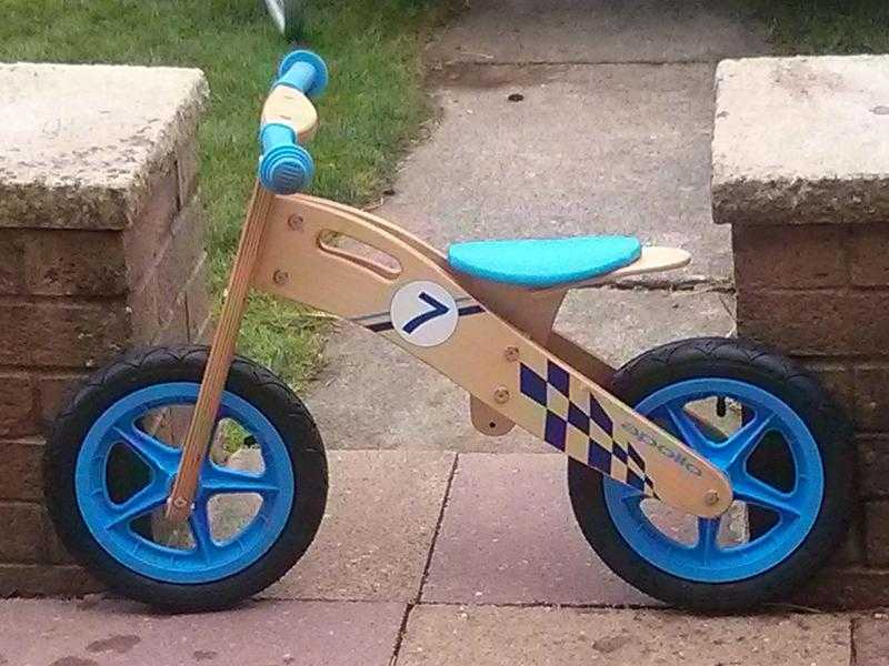 Apollo balance bike