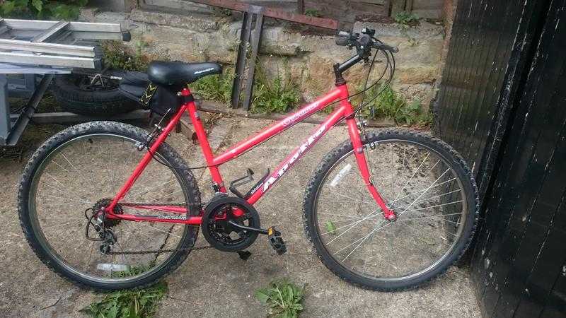 APOLLO CORONA 20quot LADIES MOUNTAIN BIKE RED