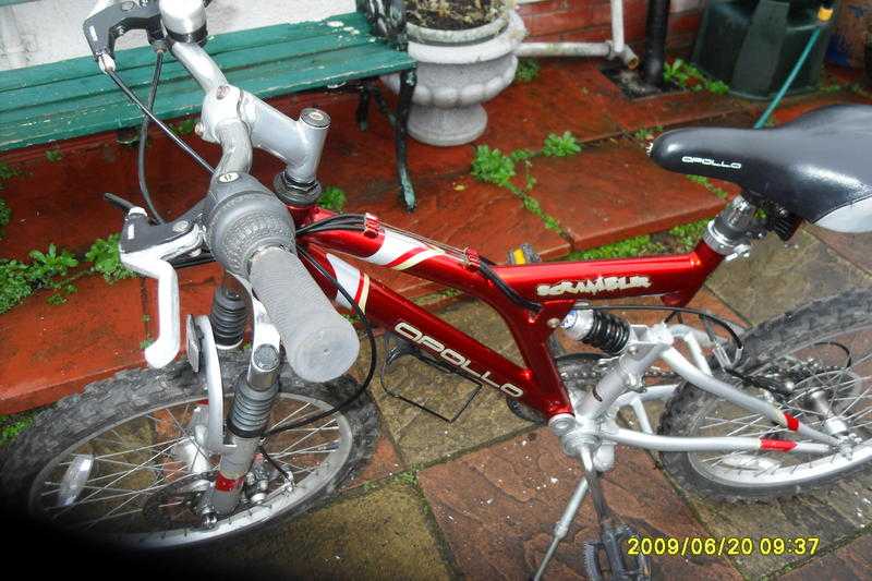 apollo scrambler bicycle lovely bike ages 8 to 12 approximately, colour red and silver