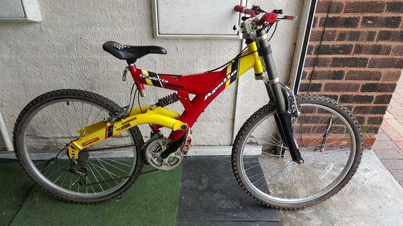 Apollo Vendetta Mountain Bike. 21 speed. 26 inch wheels (Suit 16 yrs to Adult).