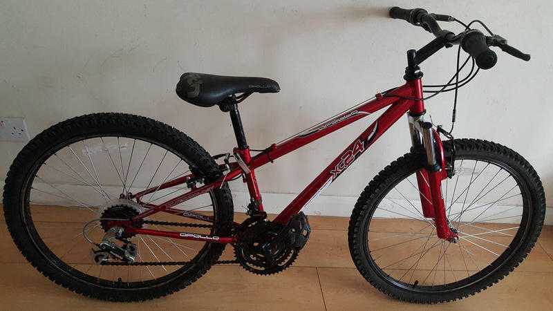 Apollo XC24 Mountain Bike. 18 speed. 24 inch wheels (Suit 8 yrs to 11 yrs).