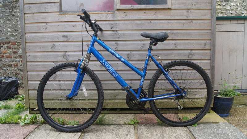 Apollo XC26 ladies bike in blue