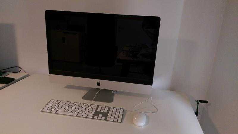 Apple 27-inch iMac 3.1GHz Quad Core i5 12GB RAM 1TB HD AMD Radeon HD6970M 1024MB