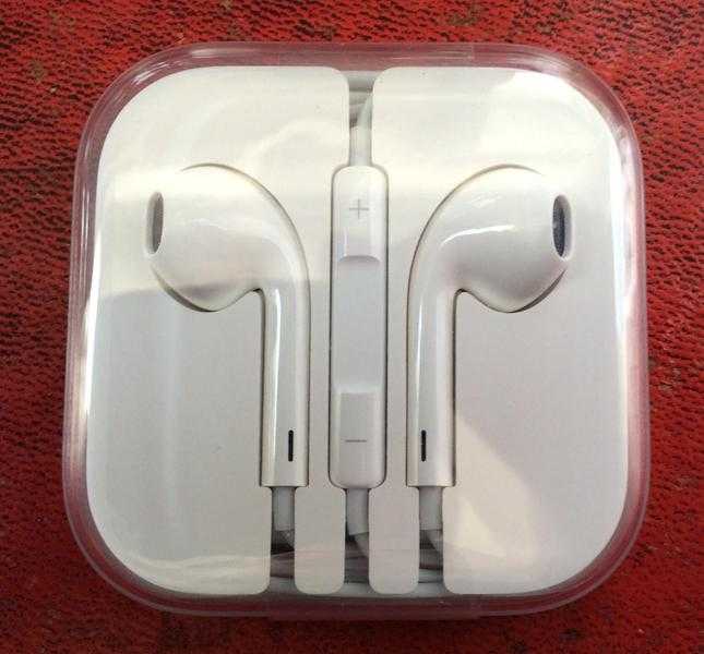 Apple EarPods with Remote and Mic. BRAND NEW. SEALED