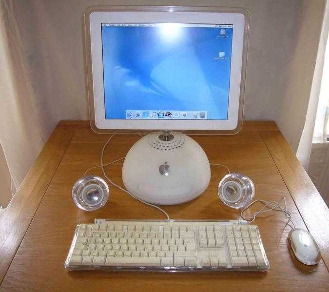 Apple iMac G4700 15 (2002)