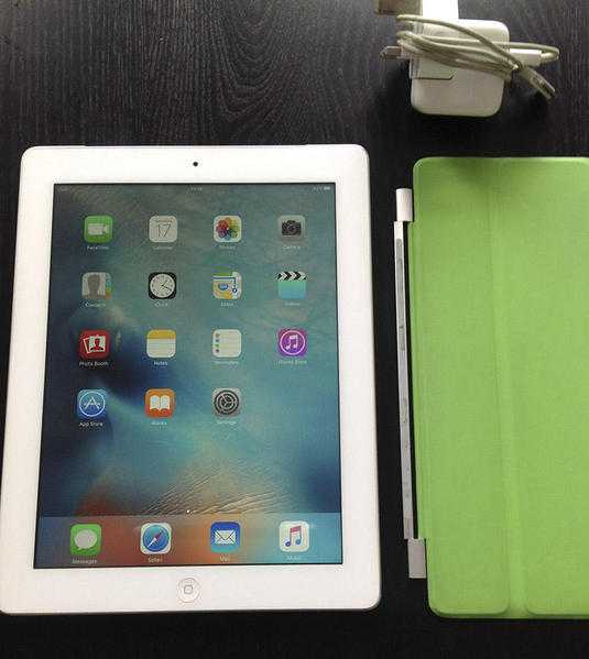 Apple iPad 16GB - Wi-Fi amp Mobile