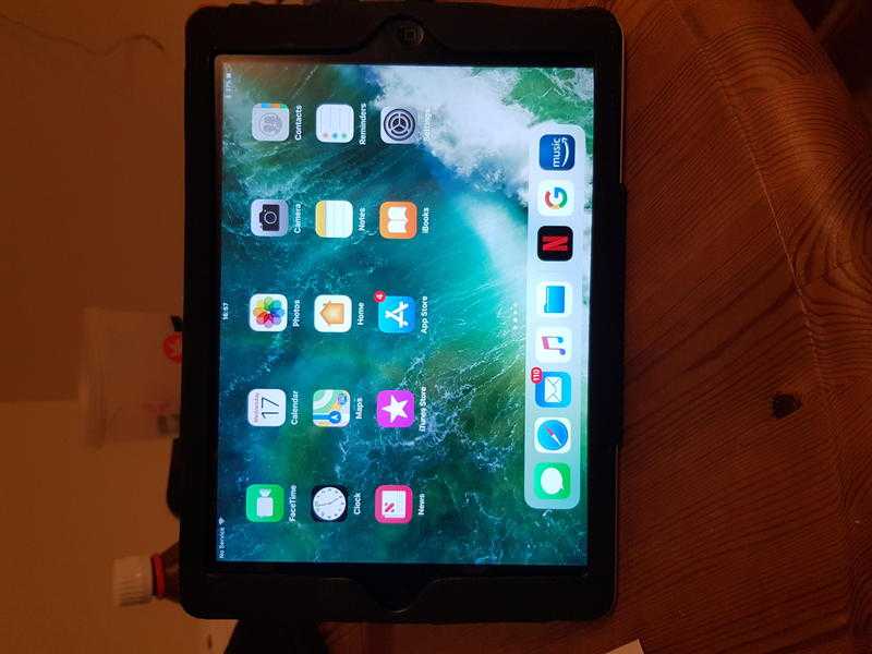 Apple iPad air 2 16gb excellent condition