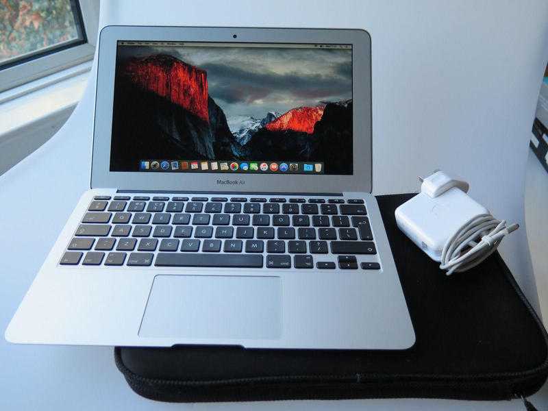 Apple MacBook Air A1465 Intel Core i5-M 1.6GHz 4Gb RAM 128Gb