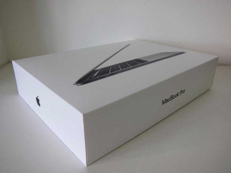 Apple Macbook (June 2017 Model)