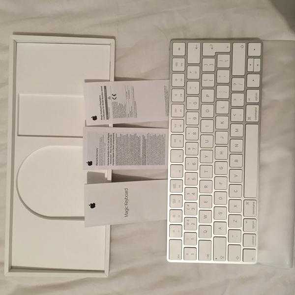 APPLE MAGIC KEYBOARD