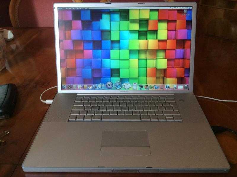 Apple PowerBook G4 Late 2005, 17quot screen, 1.67GHz CPU, 2GB RAM, 120GB HDD - model M9970LLA
