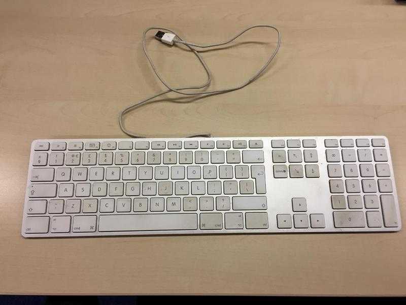 Apple Wired Keyboard with numerical keypad