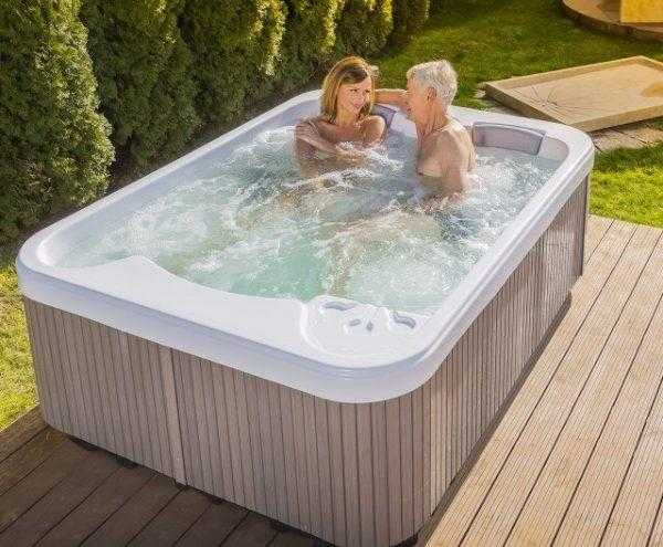 Arden Spas Moonstone Hot Tub