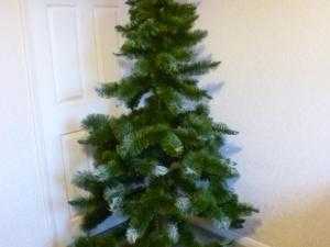 ARTIFICIAL CHRISTMAS TREE 6FT IN BOX