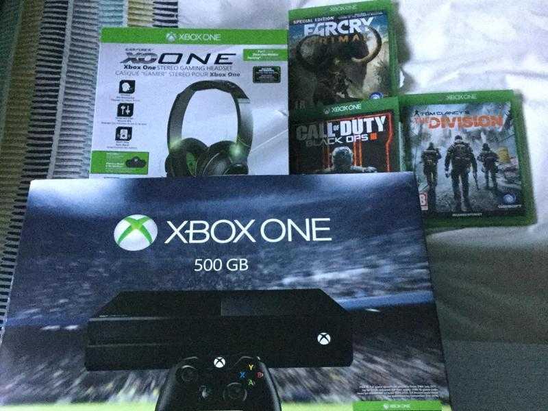 As new barely used x box 1 and headset plus 3games  perfect condition all boxed