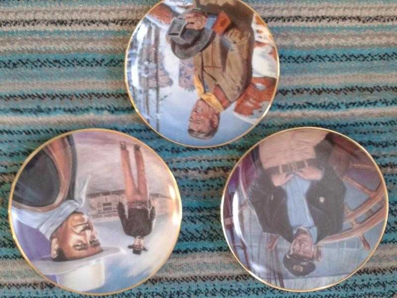 AS NEW - John Wayne Plates collectors items