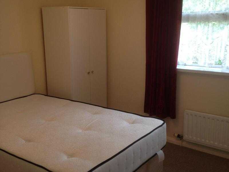 Ashford, double bedroom, 445pcm bills inc