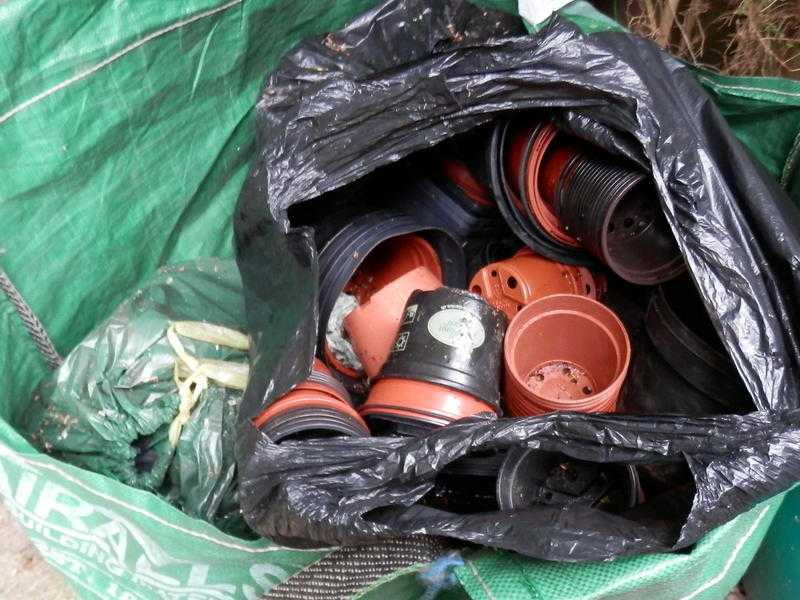 Assorted sized Plastic Plant pots