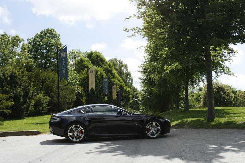 ASTON MARTIN HIRE IN KENT FOR WEDDINGS, PROMS AND EVENTS FROM JUST 199