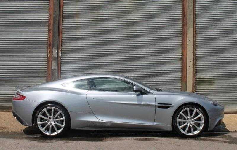 Aston Martin Vanquish 2012