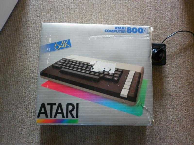 ATARI 800 XL CONSOLE.