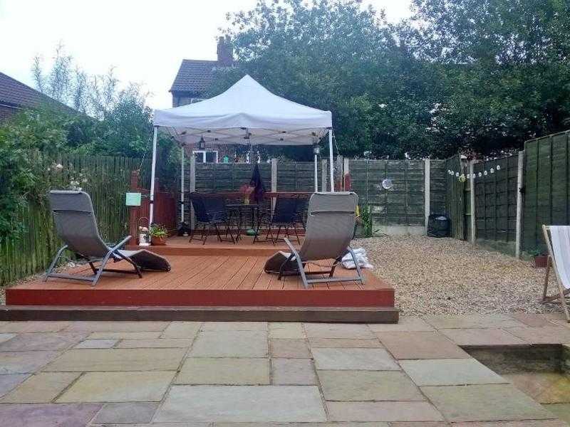 Attractive 3 bed room house with large garden great for family barbeque039s. Offered with no chain
