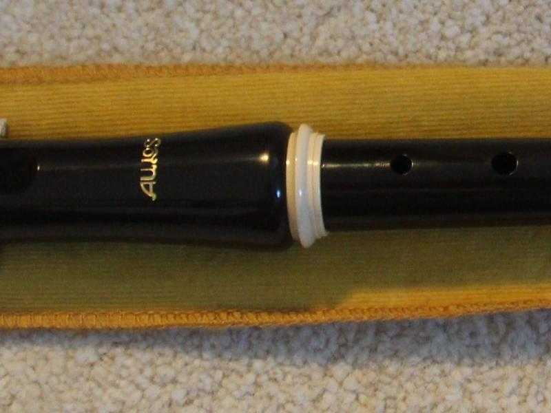 Aulos Descant Recorders black and cream