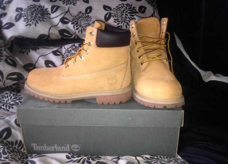 Authentic timberland boots size 4