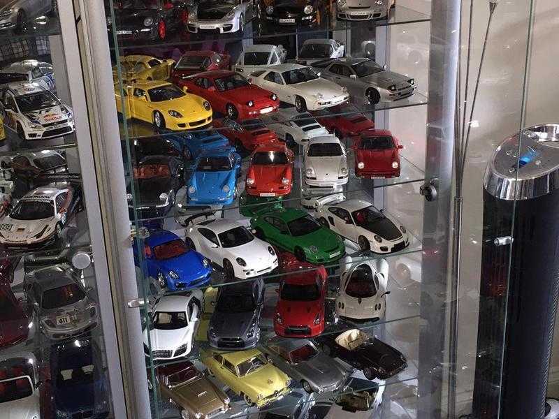 AUTOart,CMC,Kyosho,HW ELITE,Minichamps,Norev,OTTO,GT Spirirt,UT Models,.All 118 scale Mint amp Boxed