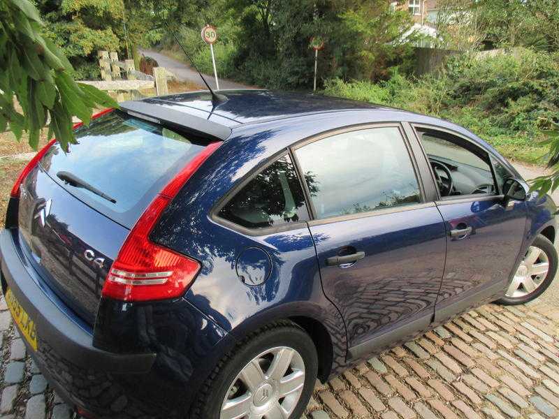 AUTOMATIC CITROEN C4 LOW MILEAGE 61OOO approx. BLUE 2006 WITH MOT amp SERVICE HISTORY