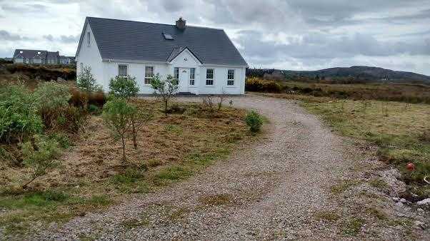 AUTUMN BREAK. Donegal Holiday 5 ensuite bedrooms sleeps 12