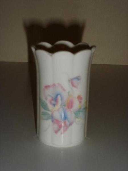 AYNSLEY LITTLE SWEETHEART SMALL VASE