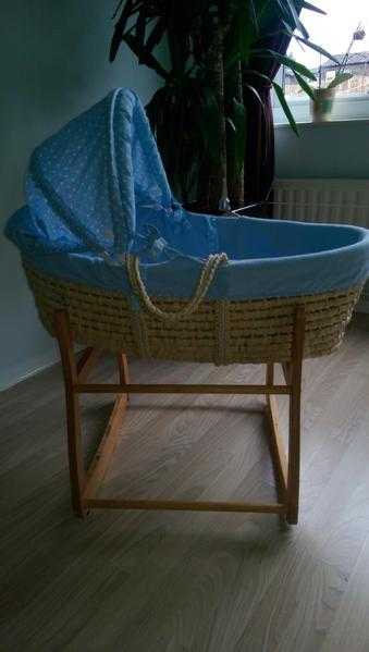 baby basket with rocking stand