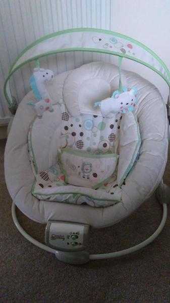 Baby Bouncer Chair - Comfort Harmony - vibrates and plays a tune