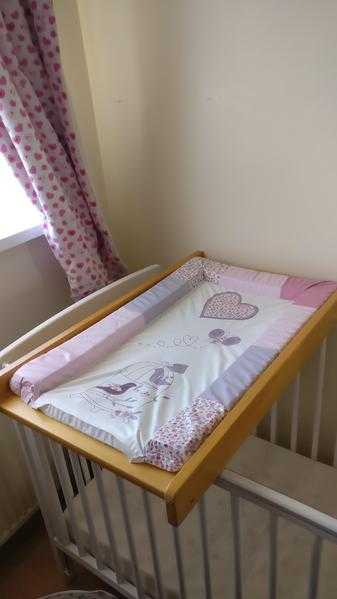 Baby changing table with mat