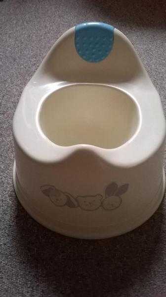 Baby potty and toddlers toilet training steps, 3 for the pair