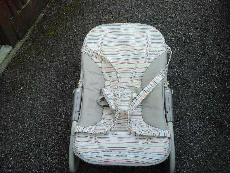 Baby vibrating chair