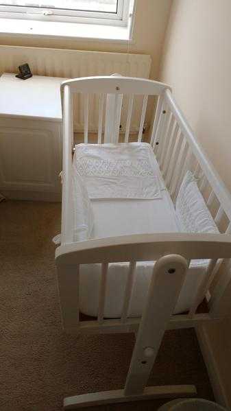 baby039s swinging crib