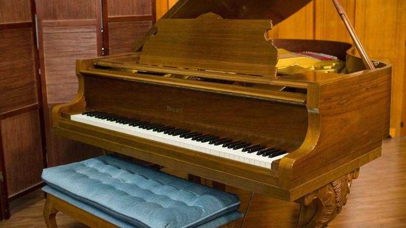 Baldwin-Howard Art case Grand Piano- Model 550 - Ribbon Mahogany semi-gloss