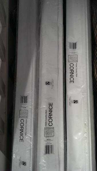 BampQ WHITE COUNTRY STYLE CORNICE amp PELMET (L)2.4M - NEW IN PACKAGING - 3 Lengths  3 Lengths